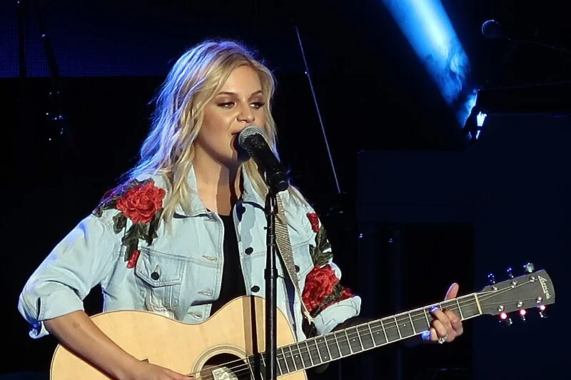 Kelsea Ballerini Carves Her Own Path in Country Music Amid Taylor Swifts Influence