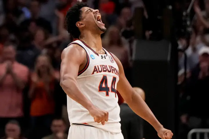 NCAA Elite 8: Bettors Dominate Sportsbooks