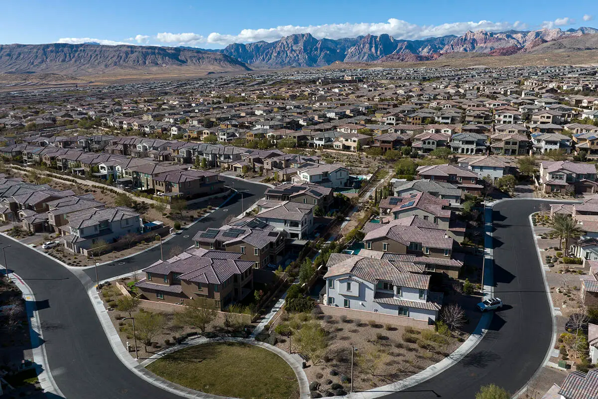 Las Vegas Real Estate Market Faces Price Cuts and Buyer Hesitation Amid Mortgage Rate Concerns