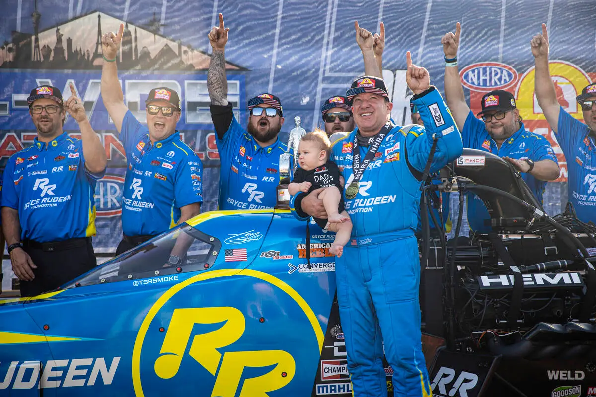 Tony Stewart Clinches First NHRA Top Fuel Victory at Las Vegas Nationals
