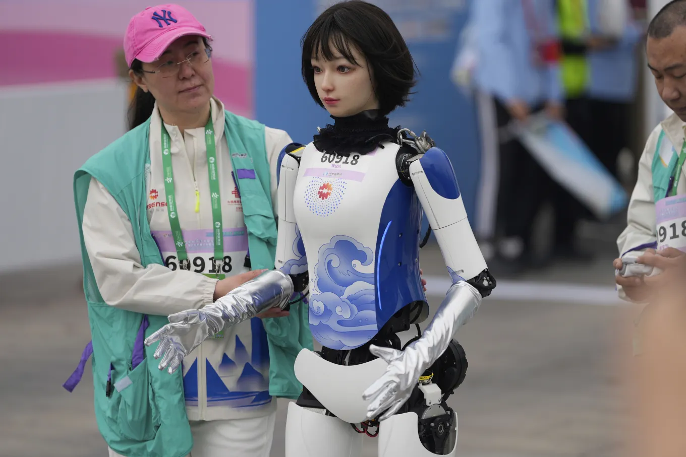 Robots Make History in Beijing Half-Marathon Competition