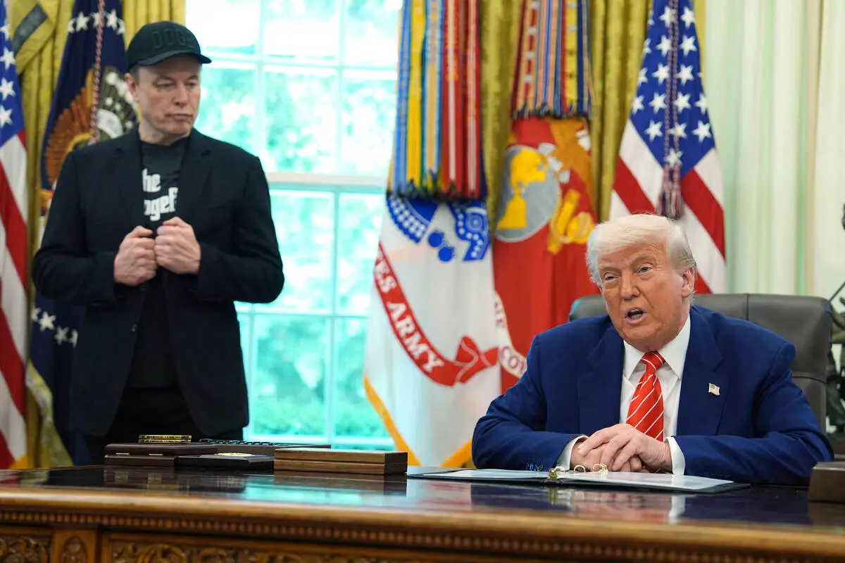 Elon Musk vs Donald Trump Fight Odds Spark Betting and Speculation