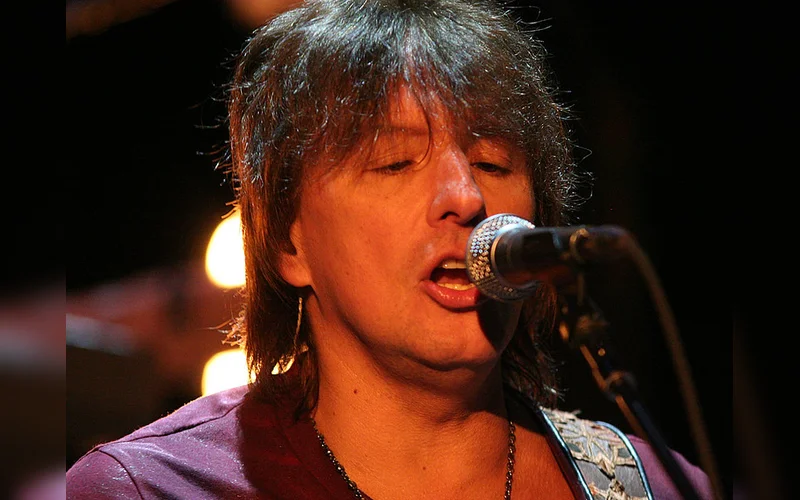 Richie Sambora’s Recovering After Hand Surgery
