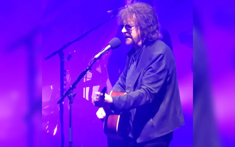 Jeff Lynne’s ELO Kicks Off Farewell Tour in Birmingham Despite Injury
