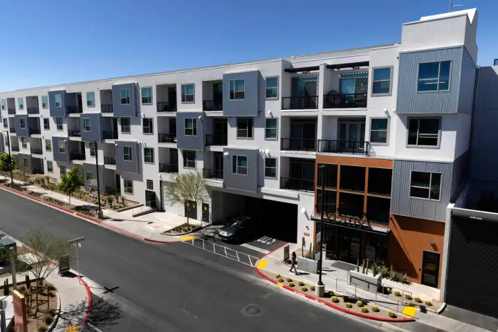 Las Vegas Rents Drop at Nation’s Fastest Rate as Market Adjusts After Pandemic Boom
