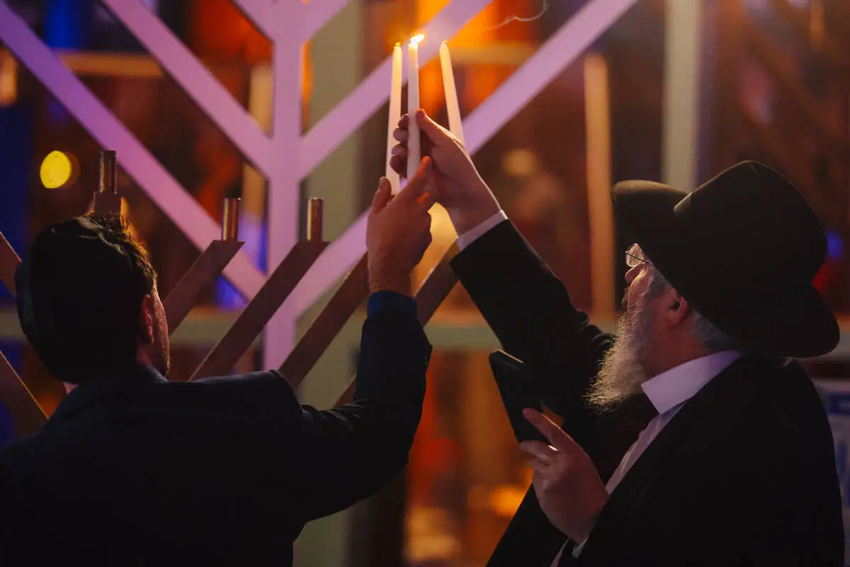 Las Vegas Unites for Hanukkah Menorah Lightings in Solidarity After Australia Attack