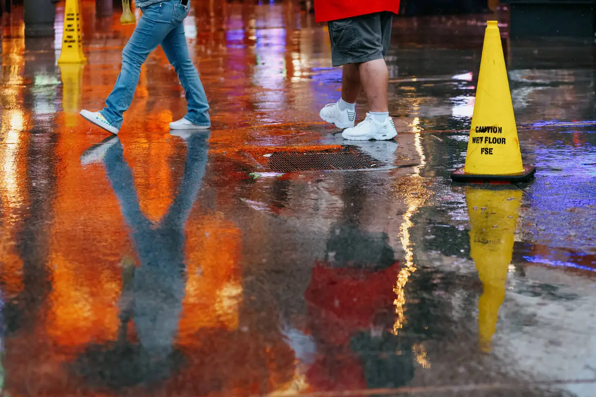 Las Vegas Faces Wet and Possibly Snowy Christmas as Storm Prompts Flood Watch