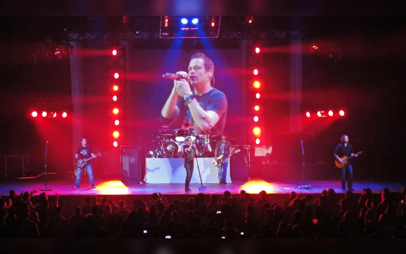 Rock Community Mourns 3 Doors Down Singer Brad Arnold After Cancer Battle